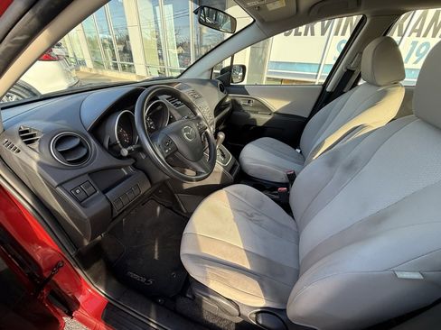 Used 2013 MAZDA MAZDA5 Sport image 14