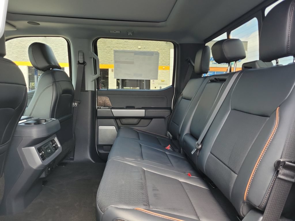 New 2026 Ford F250 Lariat w/ Black Appearance Package AWD/4WD image 8
