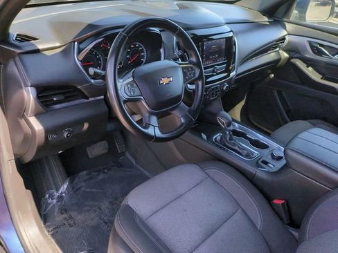 Used 2023 Chevrolet Traverse LT FWD image 11