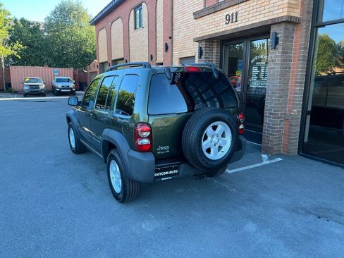 Used 2007 Jeep Liberty Sport AWD/4WD image 5