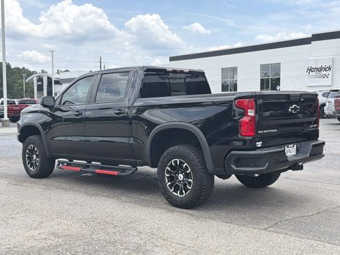 Used 2023 Chevrolet Silverado 1500 ZR2 w/ Technology Package AWD/4WD image 10