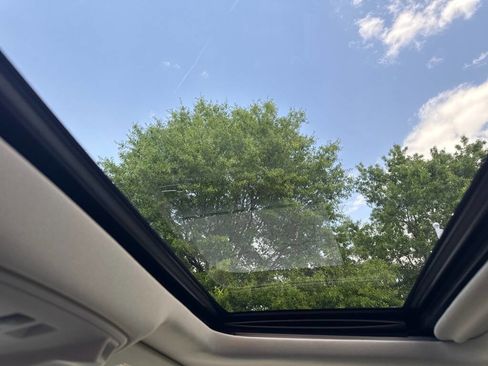 Used 2018 GMC Yukon Denali w/ Denali Ultimate Package AWD/4WD image 32