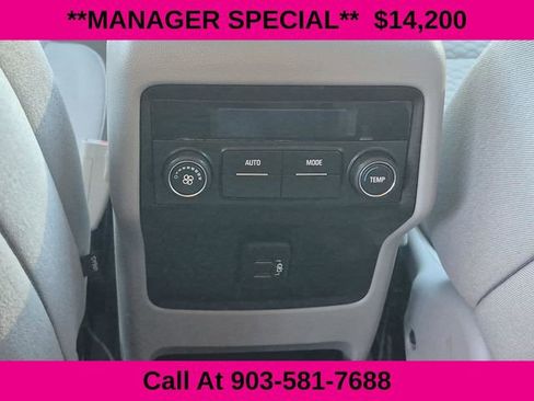 Used 2019 GMC Acadia SLE image 30