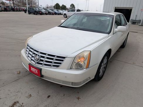 Used 2008 Cadillac DTS w/ Sun And Sound Package image 22