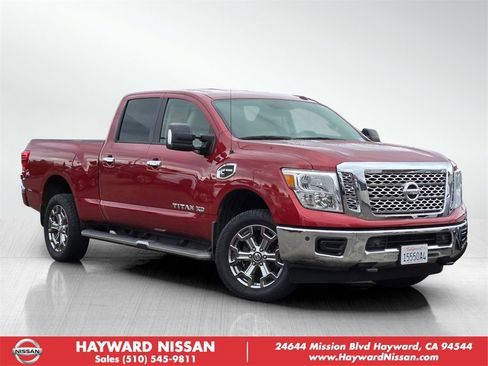 Used 2019 Nissan Titan SV w/ SV Convenience Package image 1