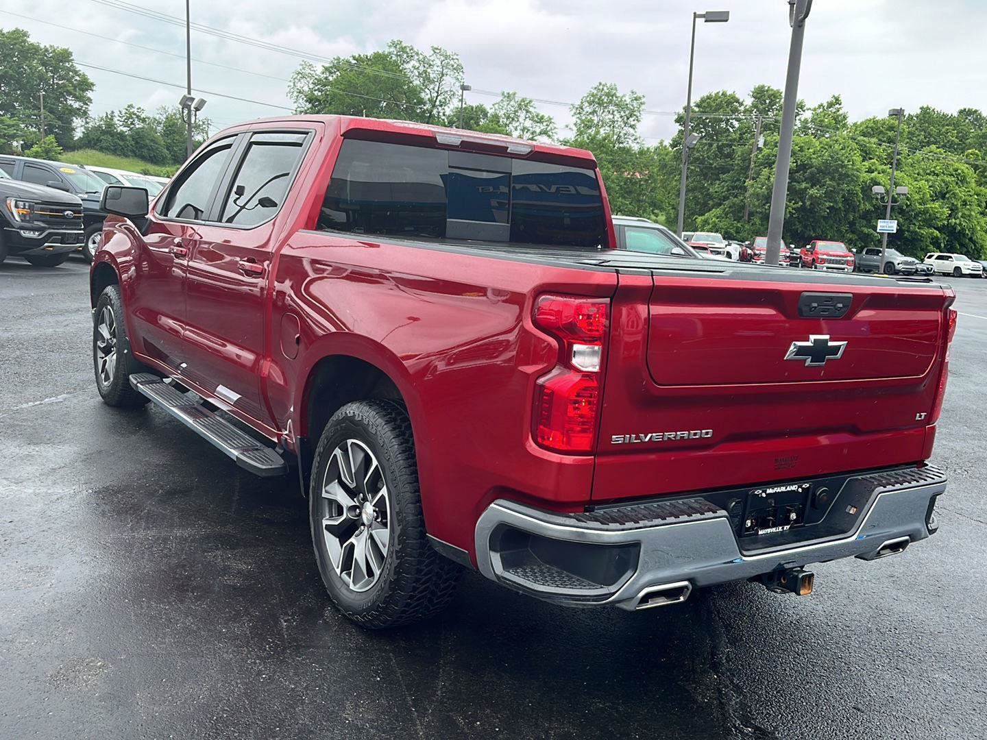 Used 2024 Chevrolet Silverado 1500 LT AWD/4WD image 3