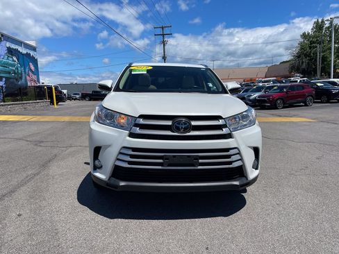 Used 2019 Toyota Highlander XLE AWD/4WD image 5