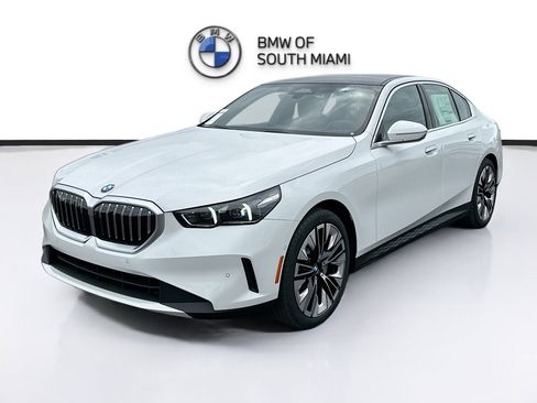 New 2026 BMW 530i w/ Executive Package RWD image 3