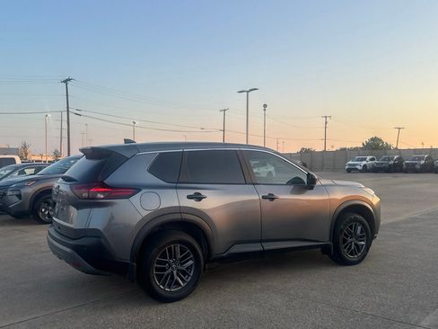 Used 2023 Nissan Rogue S FWD image 22