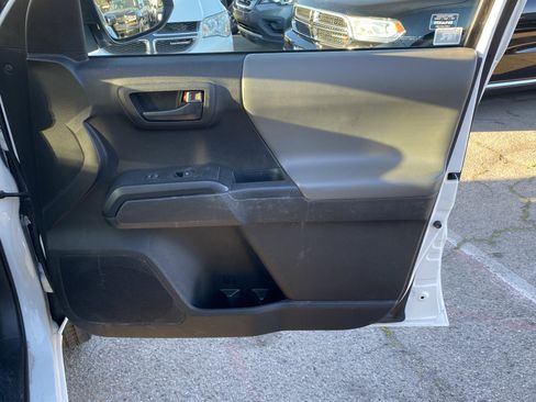 Used 2021 Toyota Tacoma SR w/ SR Convenience Package image 20