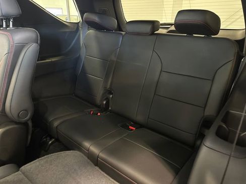 Used 2024 Chevrolet Traverse RS image 32