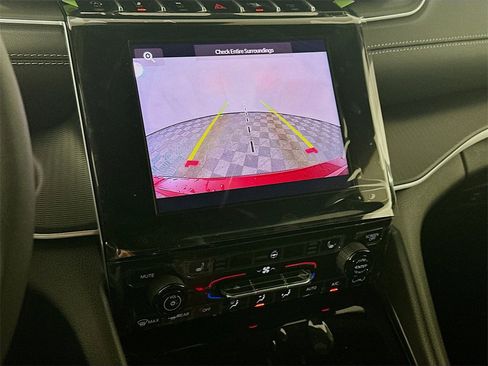 New 2025 Jeep Grand Cherokee L Altitude image 15