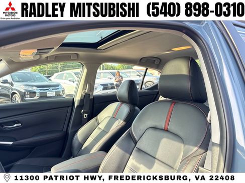 Used 2025 Nissan Sentra SR w/ SR Premium Package FWD image 2
