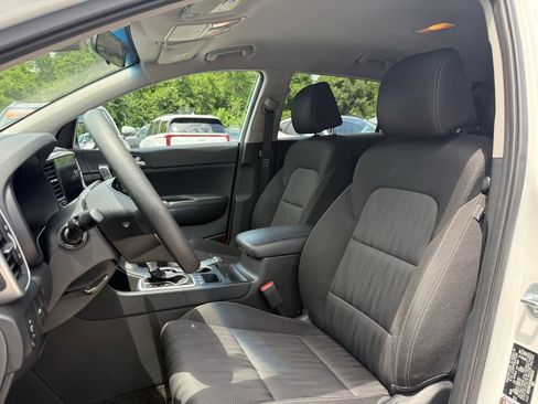 Certified 2022 Kia Sportage LX AWD/4WD image 9