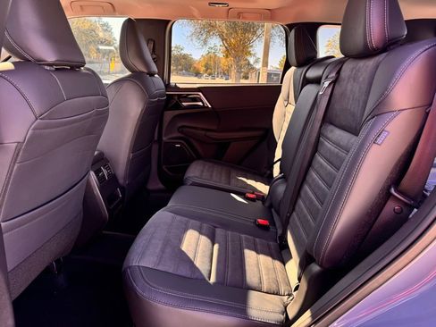 New 2026 Mitsubishi Outlander AWD image 13
