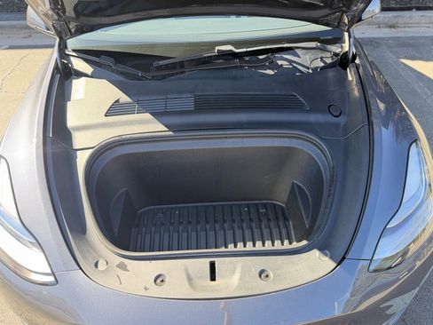 Used 2020 Tesla Model Y Performance image 8