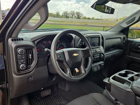 Used 2020 Chevrolet Silverado 1500 Custom w/ Custom Convenience Package AWD/4WD image 10
