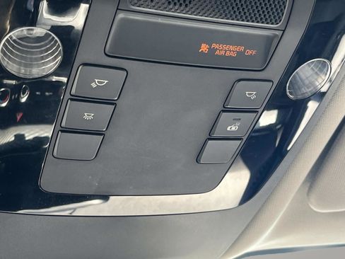 Used 2023 Kia Carnival LX FWD image 32