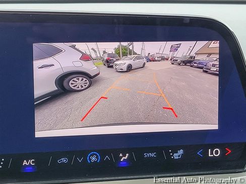 Used 2025 Chevrolet Traverse LT w/ LPO, Floor Liner Package FWD image 21