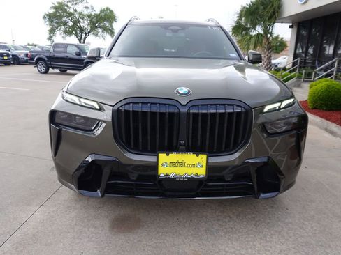 Used 2025 BMW X7 xDrive40i w/ M Sport Package image 2