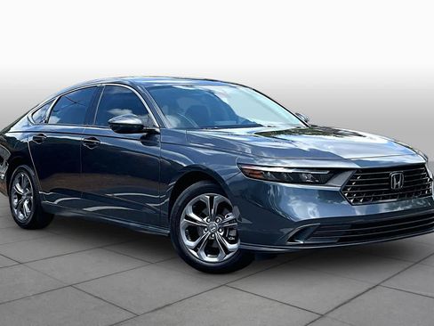 Used 2023 Honda Accord EX image 3