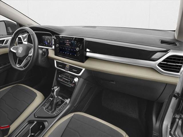 New 2027 Volkswagen Taos SE FWD image 11