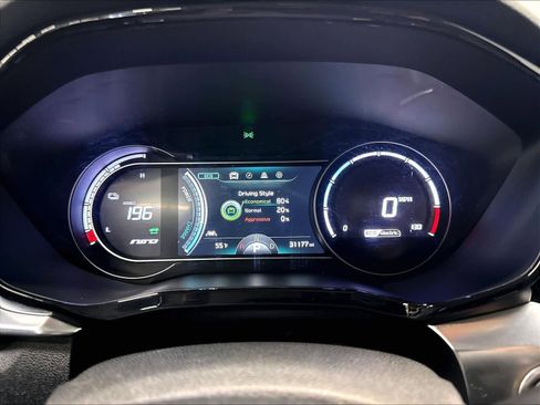 Used 2022 Kia Niro EX FWD image 21