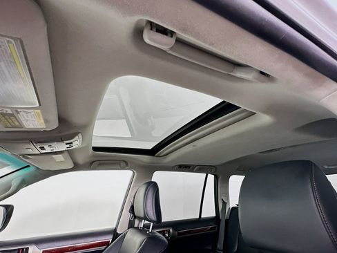 Used 2018 Lexus GX 460 Premium w/ Premium Package AWD/4WD image 22