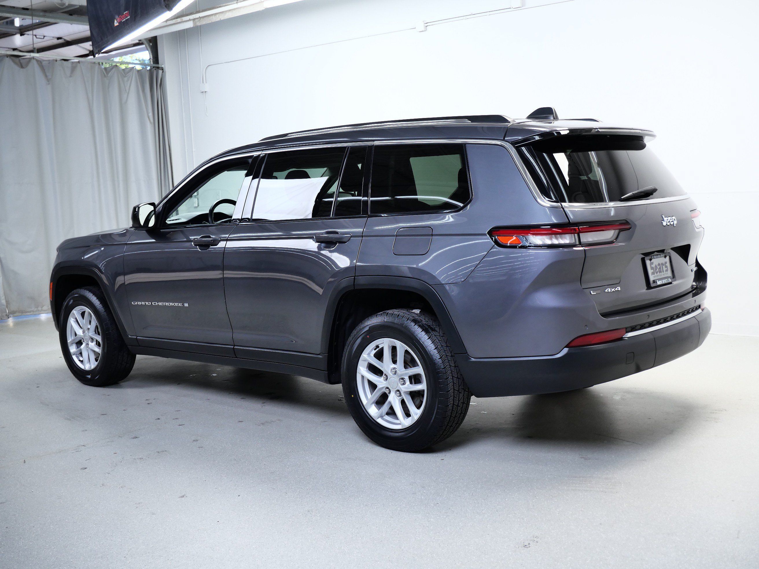 Used 2022 Jeep Grand Cherokee L Laredo w/ Luxury Tech Group I AWD/4WD image 10