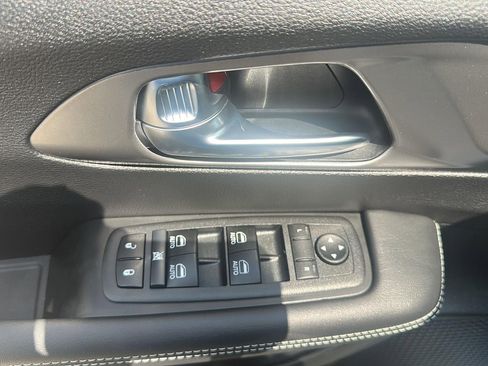 New 2026 Chrysler Voyager LX image 8