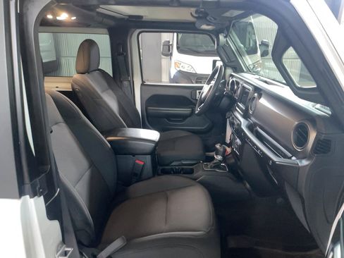 Used 2022 Jeep Wrangler Sport AWD/4WD image 19