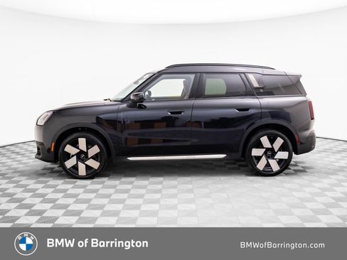 Used 2025 MINI Cooper Countryman S w/ Comfort Package Max image 2