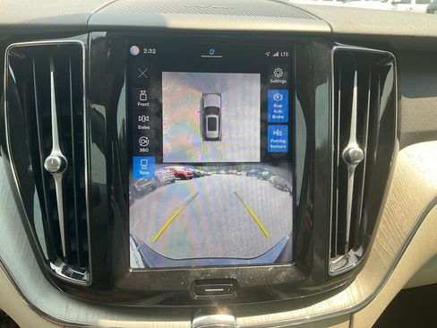 Used 2024 Volvo XC60 B5 Plus w/ Climate Package AWD/4WD image 25