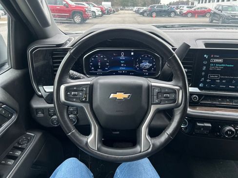 Used 2022 Chevrolet Silverado 1500 LT w/ Z71 Off-Road Package image 15