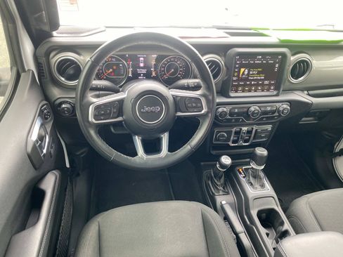 Used 2022 Jeep Gladiator Overland AWD/4WD image 19