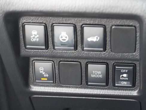 Used 2018 Nissan Pathfinder Platinum FWD image 26