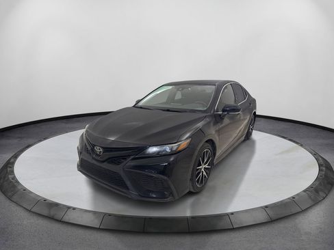 Used 2022 Toyota Camry SE AWD/4WD image 1