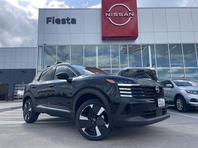 New 2026 Nissan Kicks SR w/ Cold Weather Package