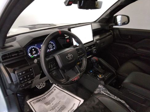 Used 2024 Toyota Tacoma TRD Pro AWD/4WD image 32
