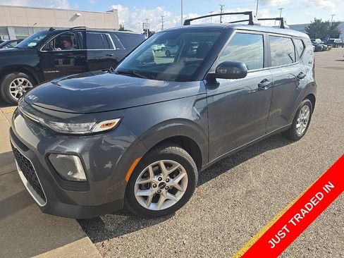 Used 2022 Kia Soul LX w/ Technology Package FWD image 1