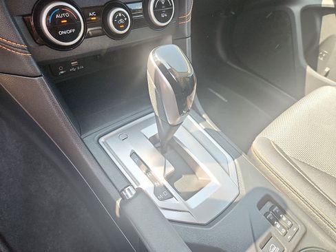 Used 2023 Subaru Crosstrek 2.0i Premium image 16