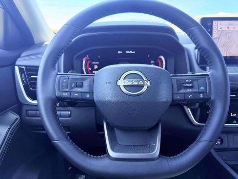 Used 2025 Nissan Rogue SL FWD image 20