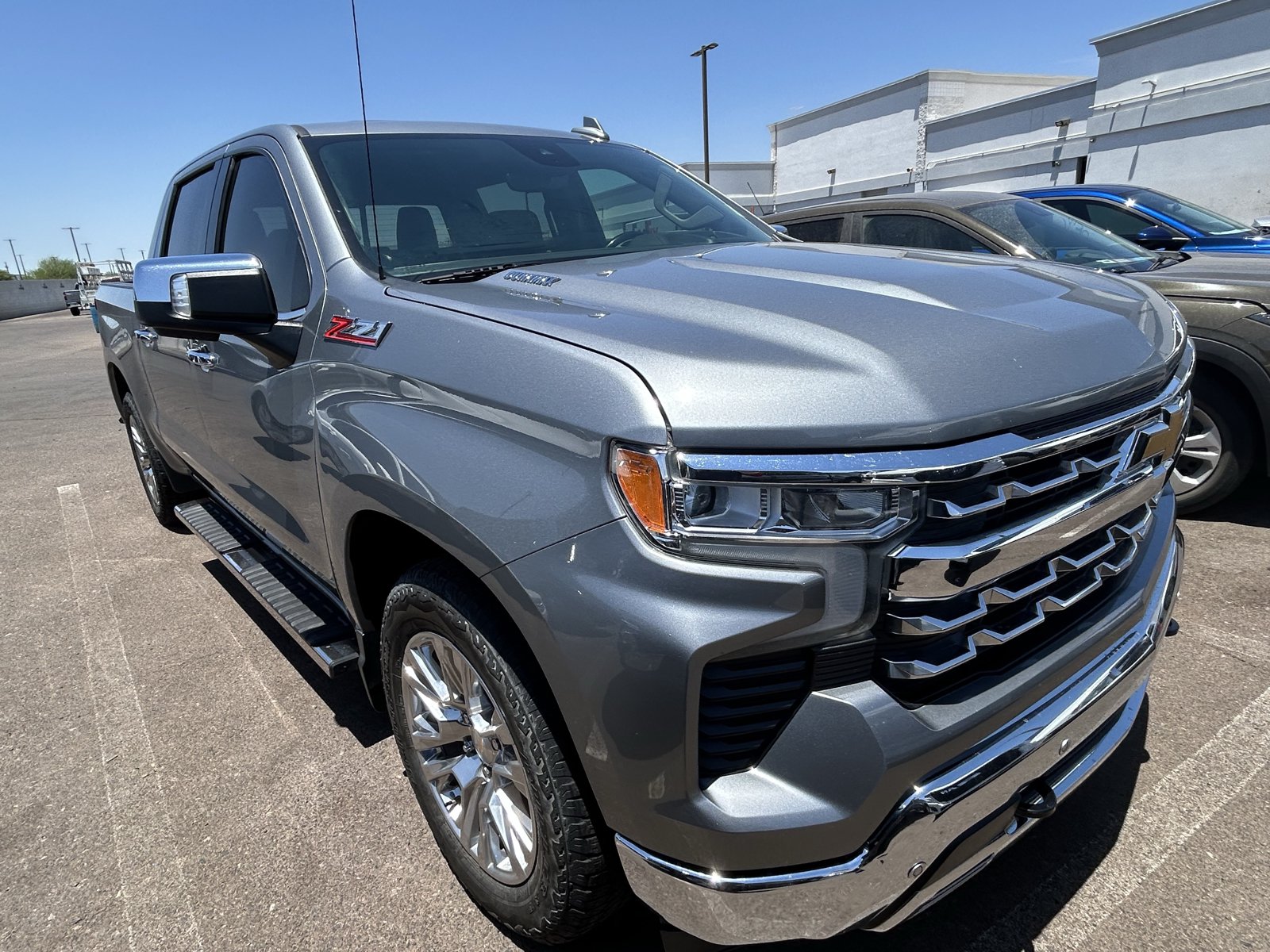 Used 2023 Chevrolet Silverado 1500 LTZ w/ Technology Package AWD/4WD image 5
