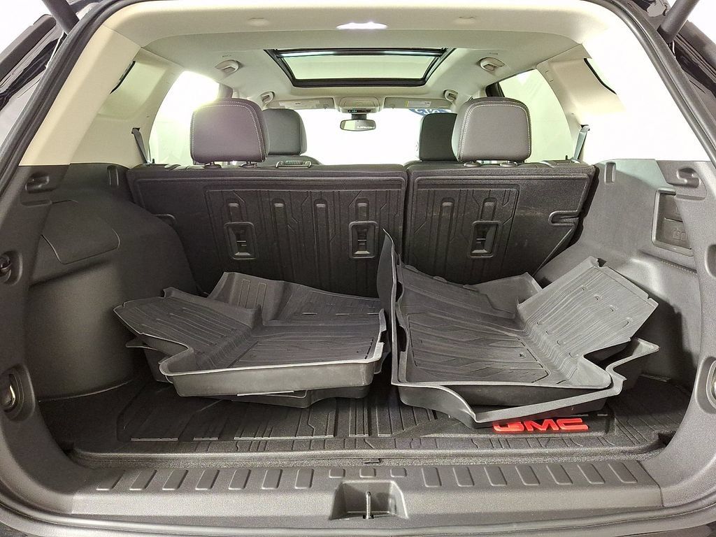 Used 2023 GMC Terrain Denali w/ Denali Premium Package AWD/4WD image 29