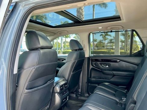 Used 2023 Honda Pilot Touring image 10