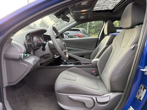 Used 2025 Hyundai Elantra SEL FWD image 10