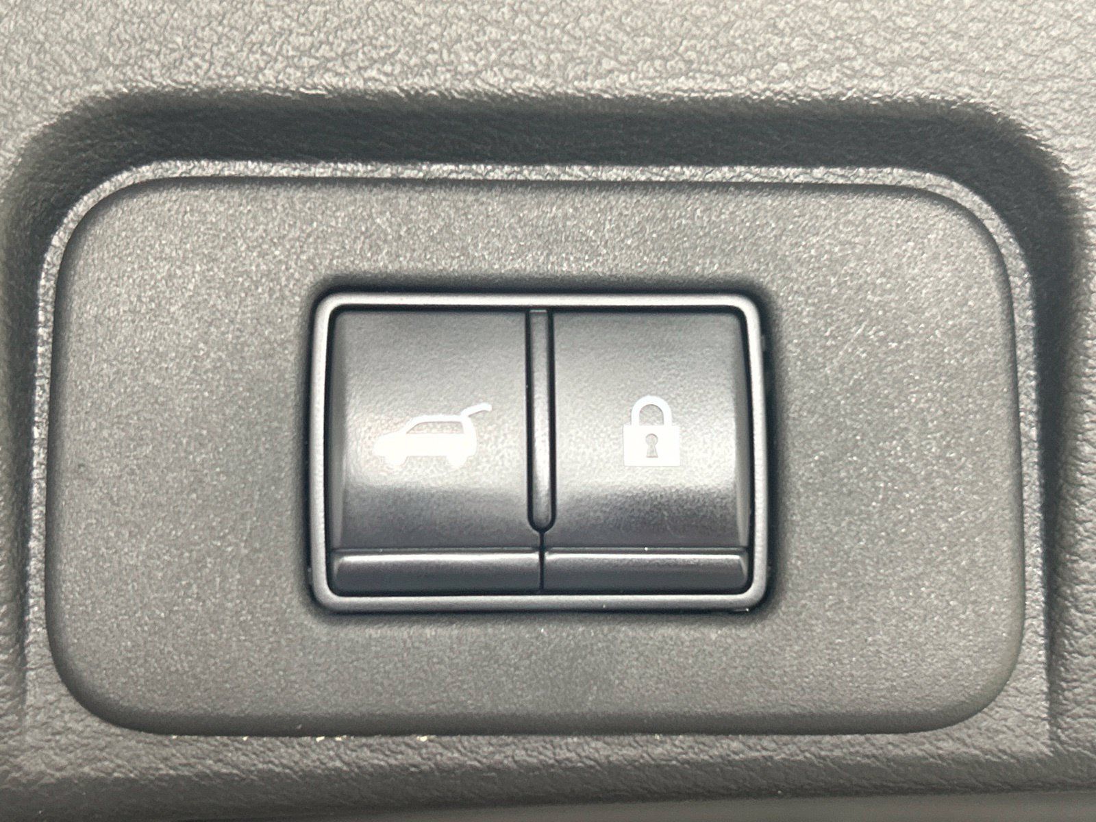 Used 2021 Nissan Rogue Platinum AWD/4WD image 12