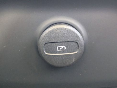 New 2025 Volvo XC60 T8 Plus w/ Protection Package Premier image 16