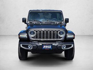 Used 2025 Jeep Wrangler Sahara video 2