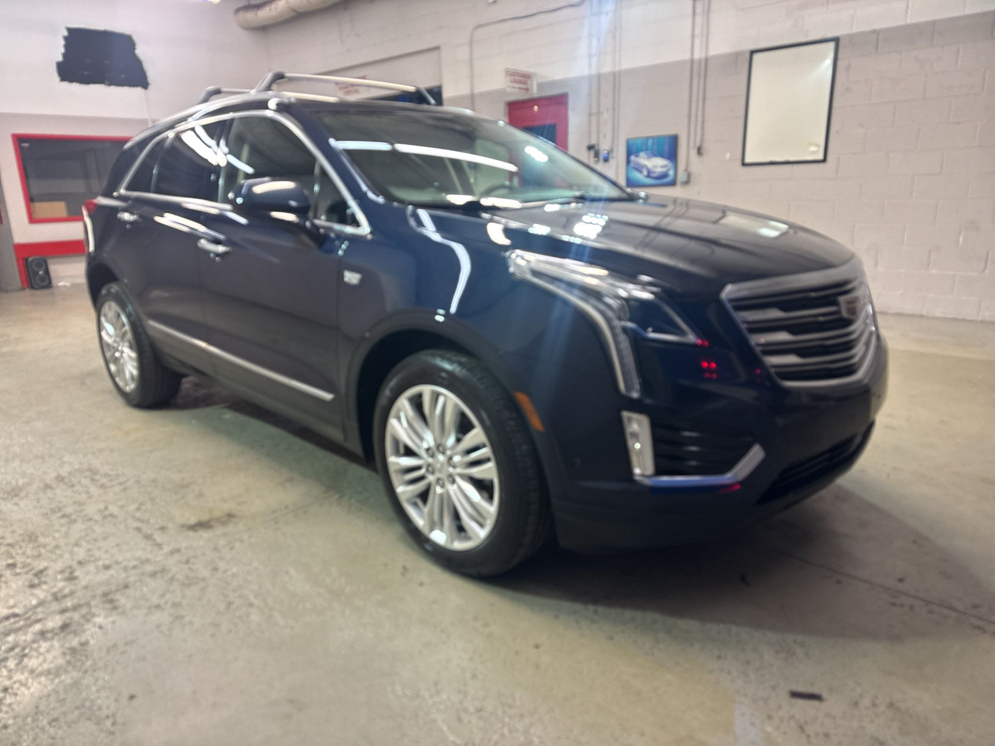 Used 2017 Cadillac XT5 Premium Luxury w/ Driver Assist Package AWD/4WD image 1